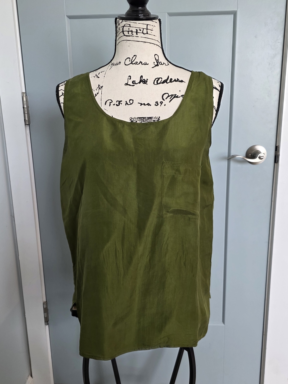 ​VTG Forenza 100% Silk Tank Top M Olive Green Minimalist Boxy Shell Blouse 80s